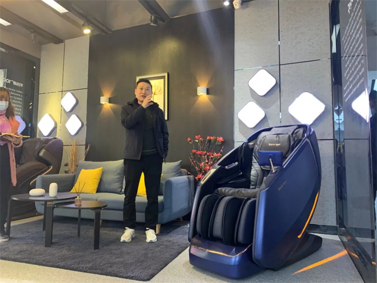 zoty中欧体育官方网站體育集團旗下品牌—銳珀爾舉行新款4D穴感總裁按摩椅S500內(nèi)訓會